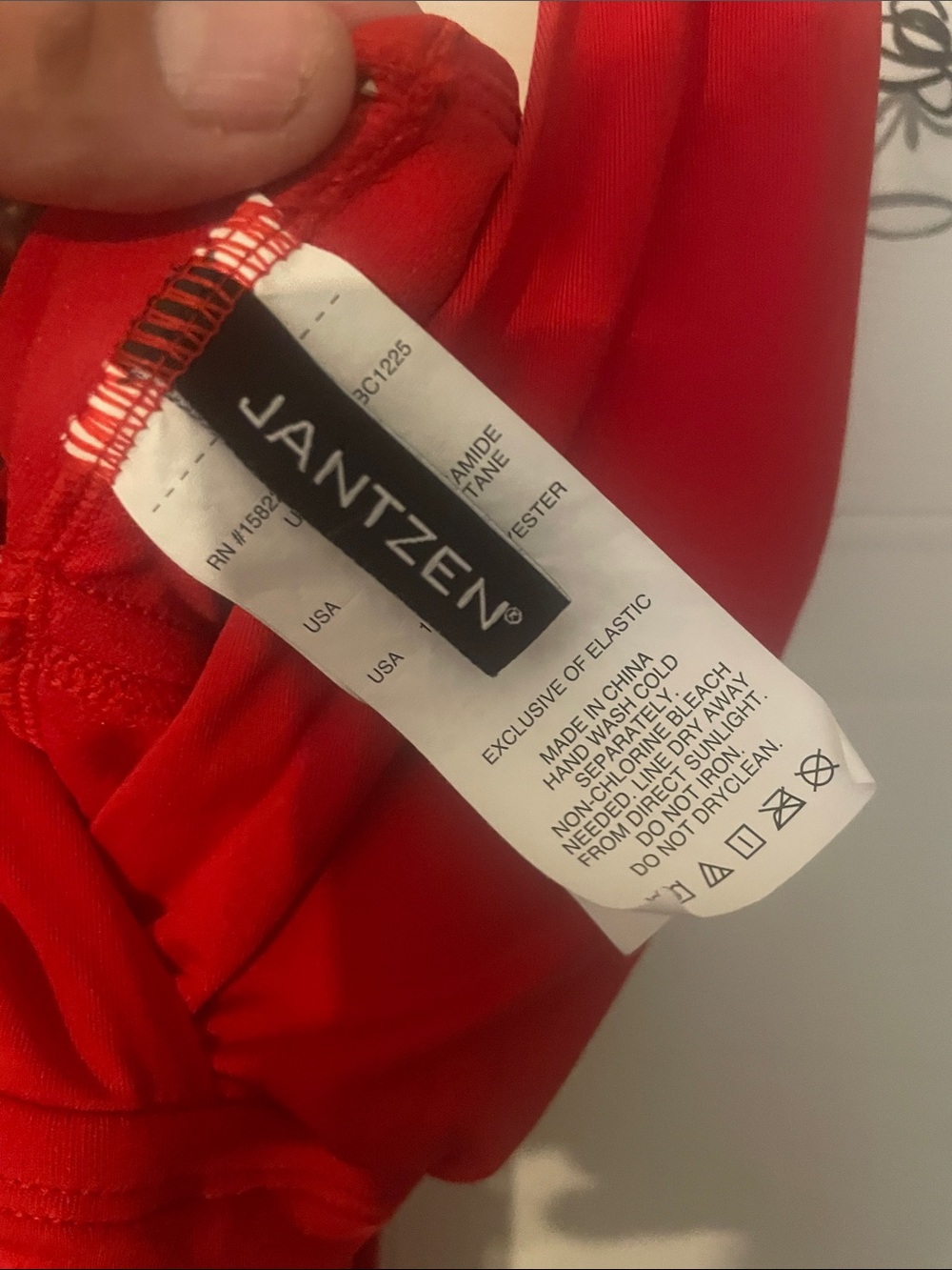 Jantzen red 1 piece swimsuit made with 92% polyamide and 8% elastane. - Picture 2 of 9